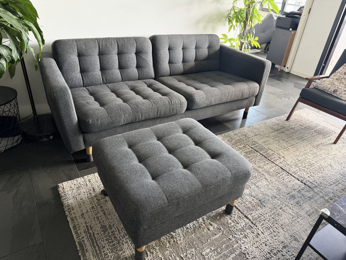 Sofas: Sofa und Hocker (Ikea Landskrona) – D'occasion à Thalwil par munram