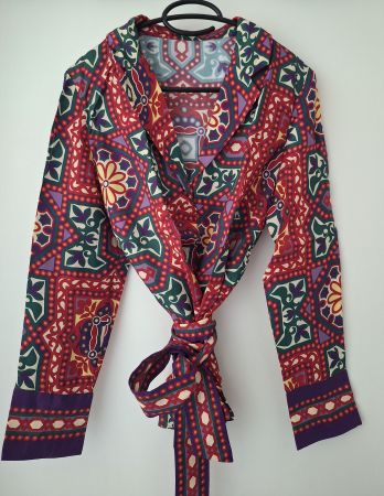 Chemisier à motifs multicolore avec ceinture