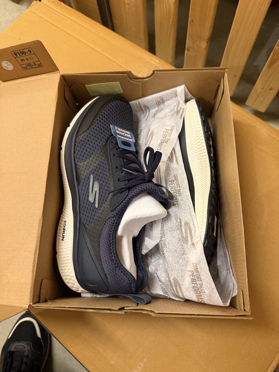 Skechers Scarpe da uomo: Chaussures SKECHERS 42, homme – Nuovo e nell'imballaggio originale da Morges venduto da may_2zmw 3