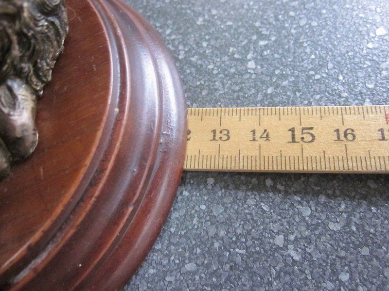 Statuette: Broncefarbiger Cocker Spaniel auf Holzsockel, Höhe 18 cm – Usato da Bischofszell venduto da raika 9