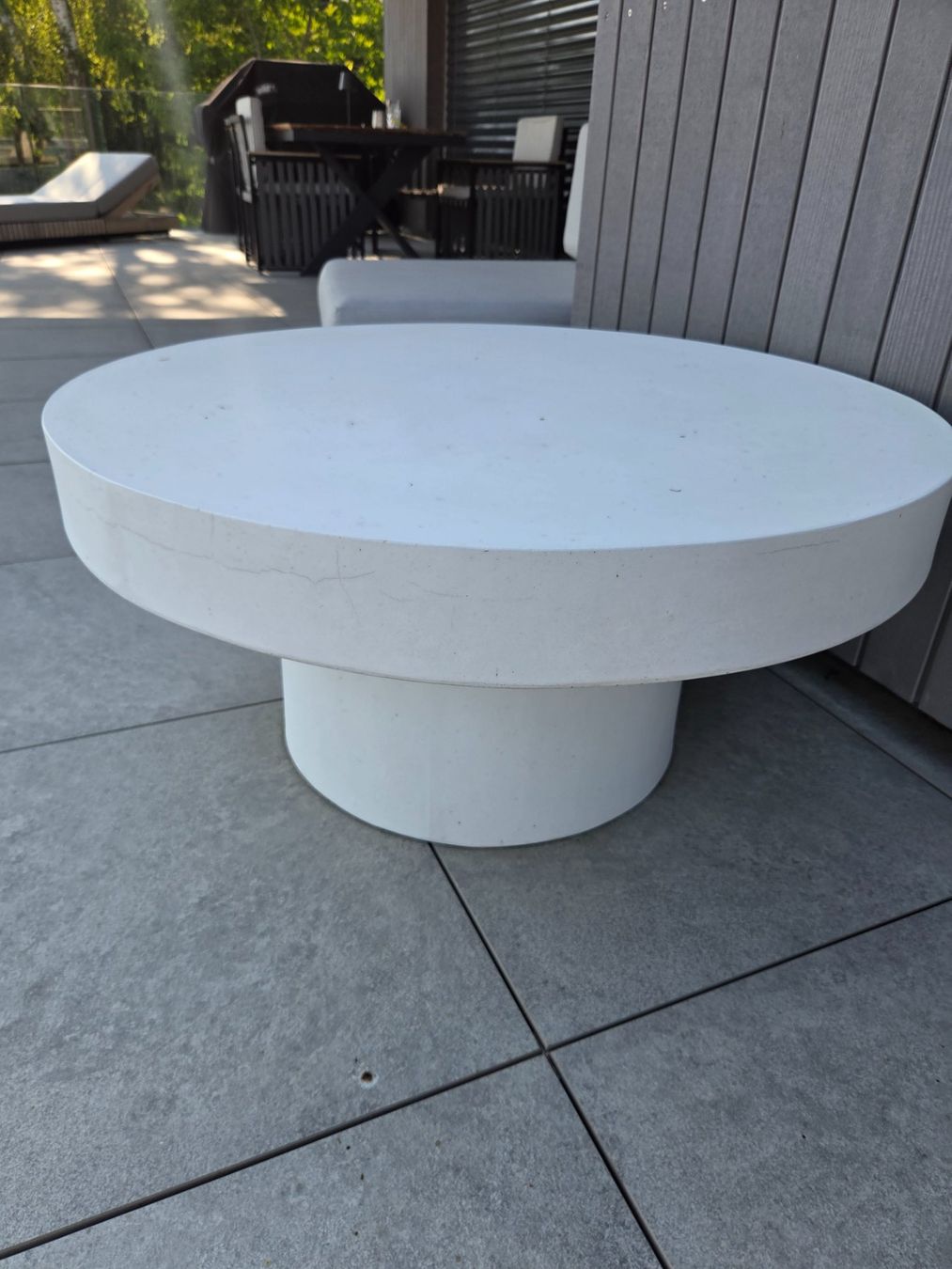 Tables: Table basse de jardin en ciment blanc - marque Aiguablava – D'occasion à Lugnorre par Hbsvo