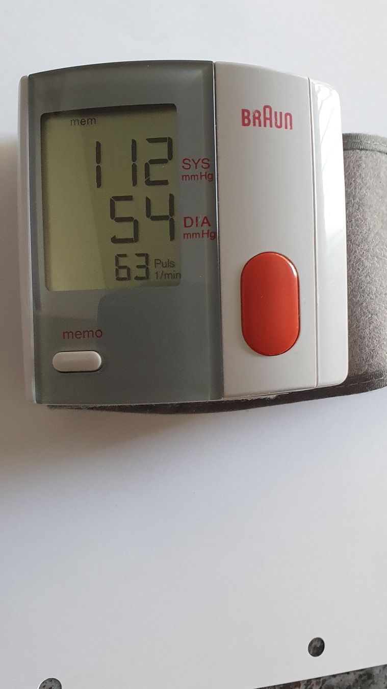 Braun Attrezzature mediche: Braun Handgelenk-Blutdruckmessgerät – Usato da Ittigen venduto da Searay 2