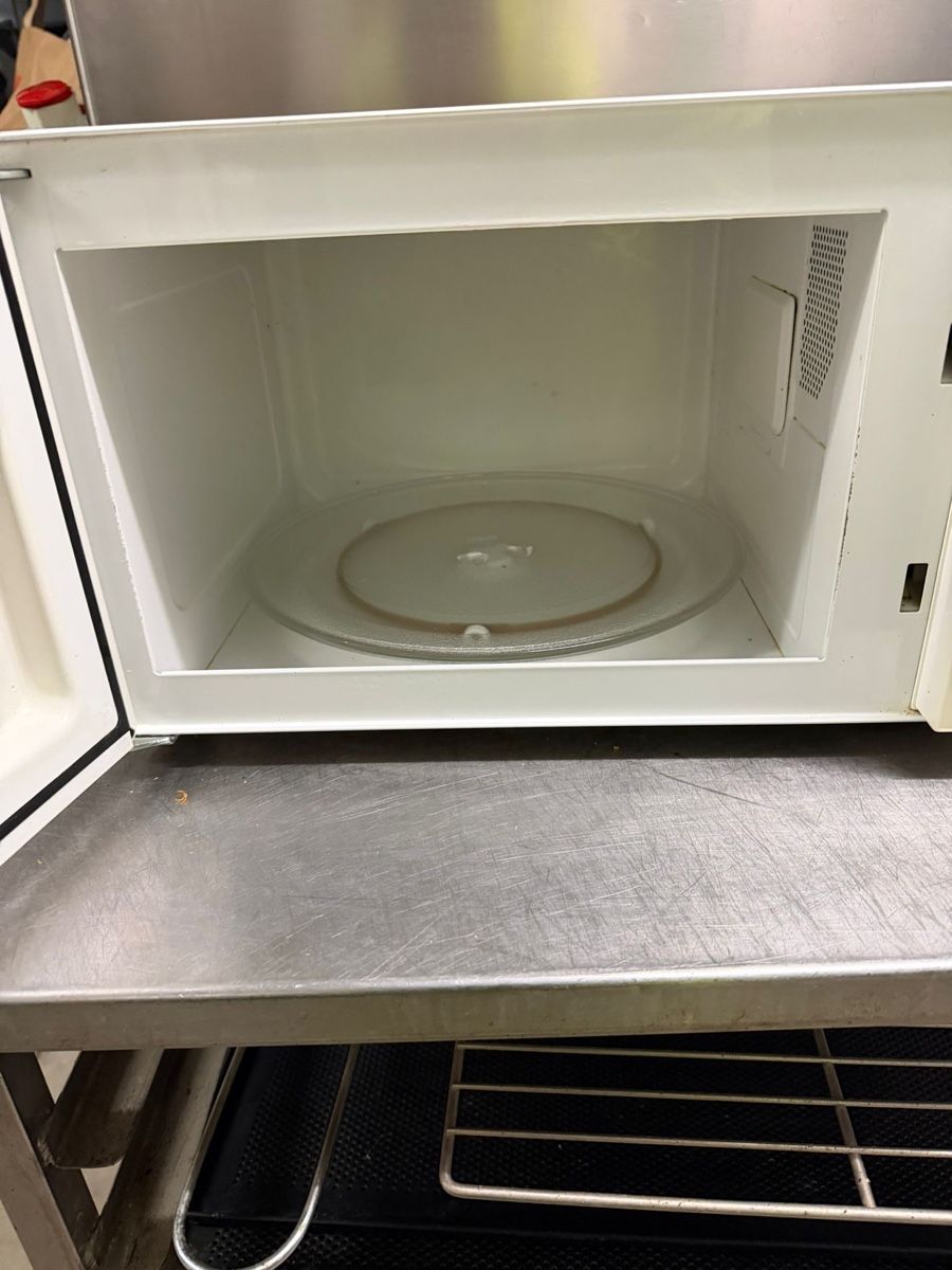 Elettrodomestici da cucina: Mikrowelle – Usato da Rupperswil venduto da Tinka88 2