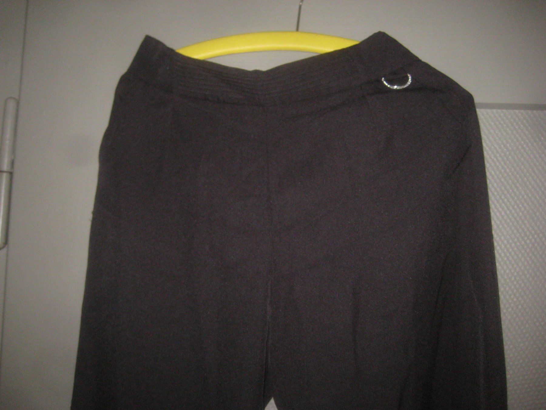 Hosen: DAMEN  HOSE – Gebraucht aus Uster von flocke1 1