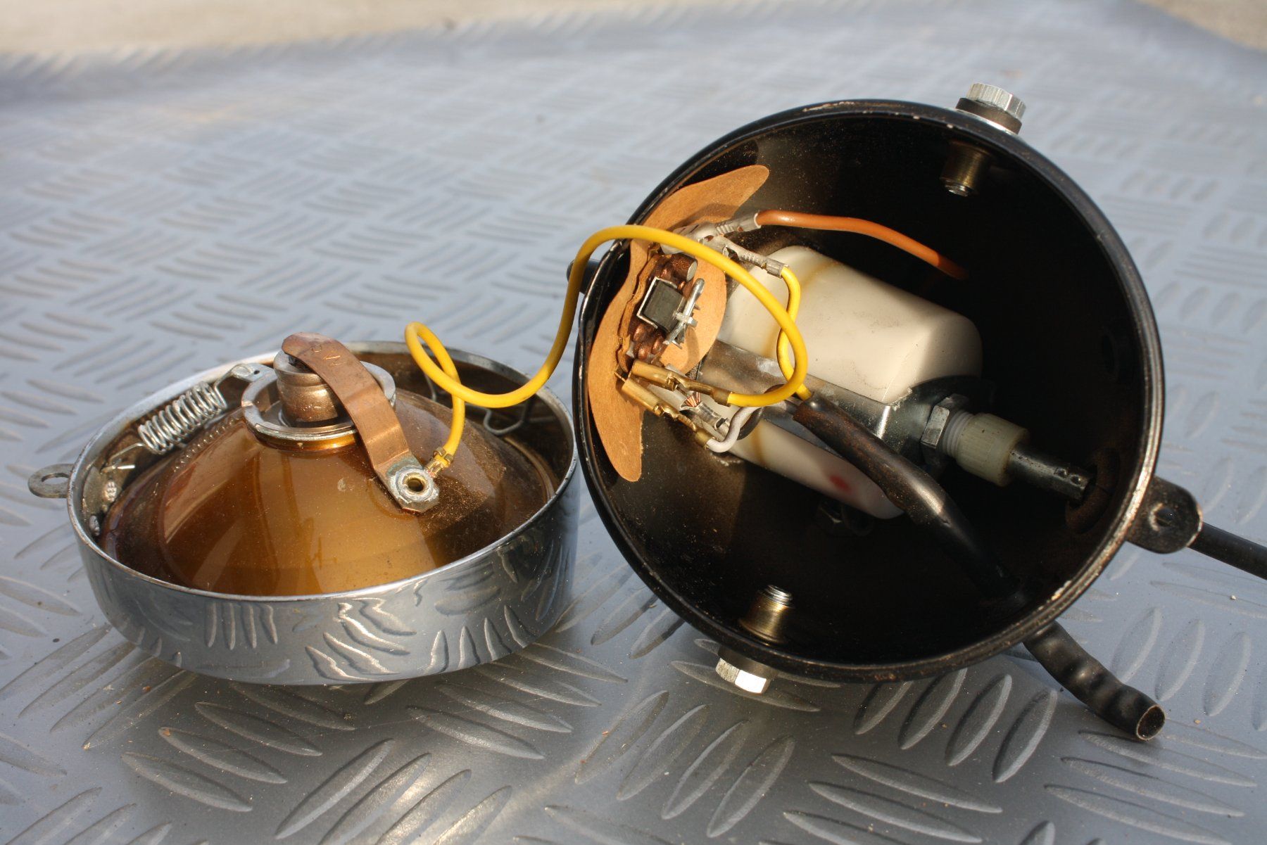 Sachs Ciclomotori: Original ZKW Mofa Scheinwerfer Eierlampe Tacho Puch Sachs – Usato da Egnach venduto da Cintegral 8