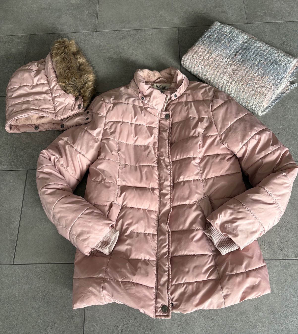 Giacche: Warme, Winter -Steppjacke ,rosa ,Gr.36,mit Schal – Usato da Sarmenstorf venduto da Nathi013 1