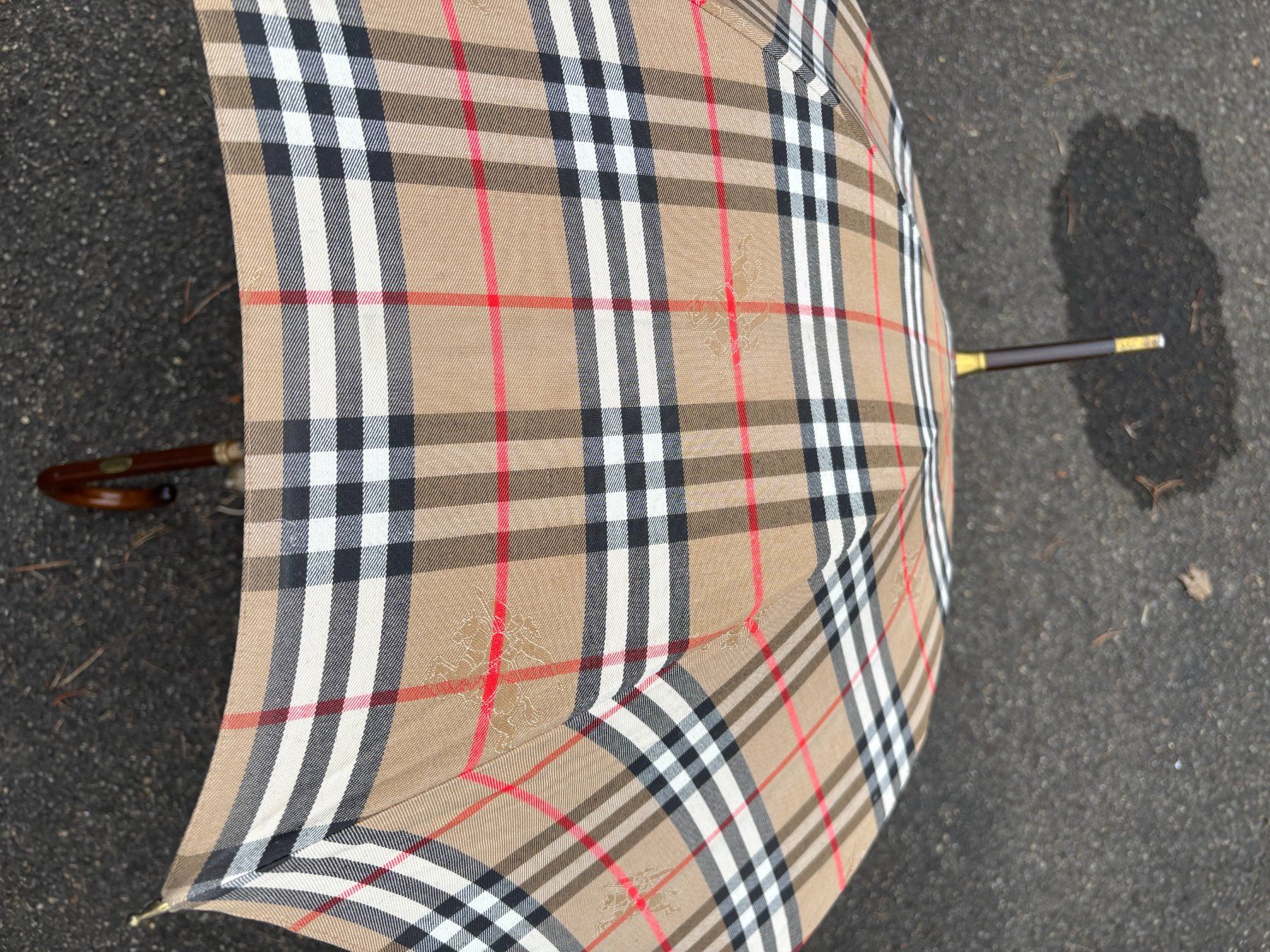 Burberry Regenschirme: BURBERRY, Regenschirm, 20. Jahrhundert. – Gebraucht aus Eggersriet von car_w5cl 3