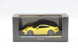 Porsche 911 992 Carrera 4S 2019 1:43 Minichamps