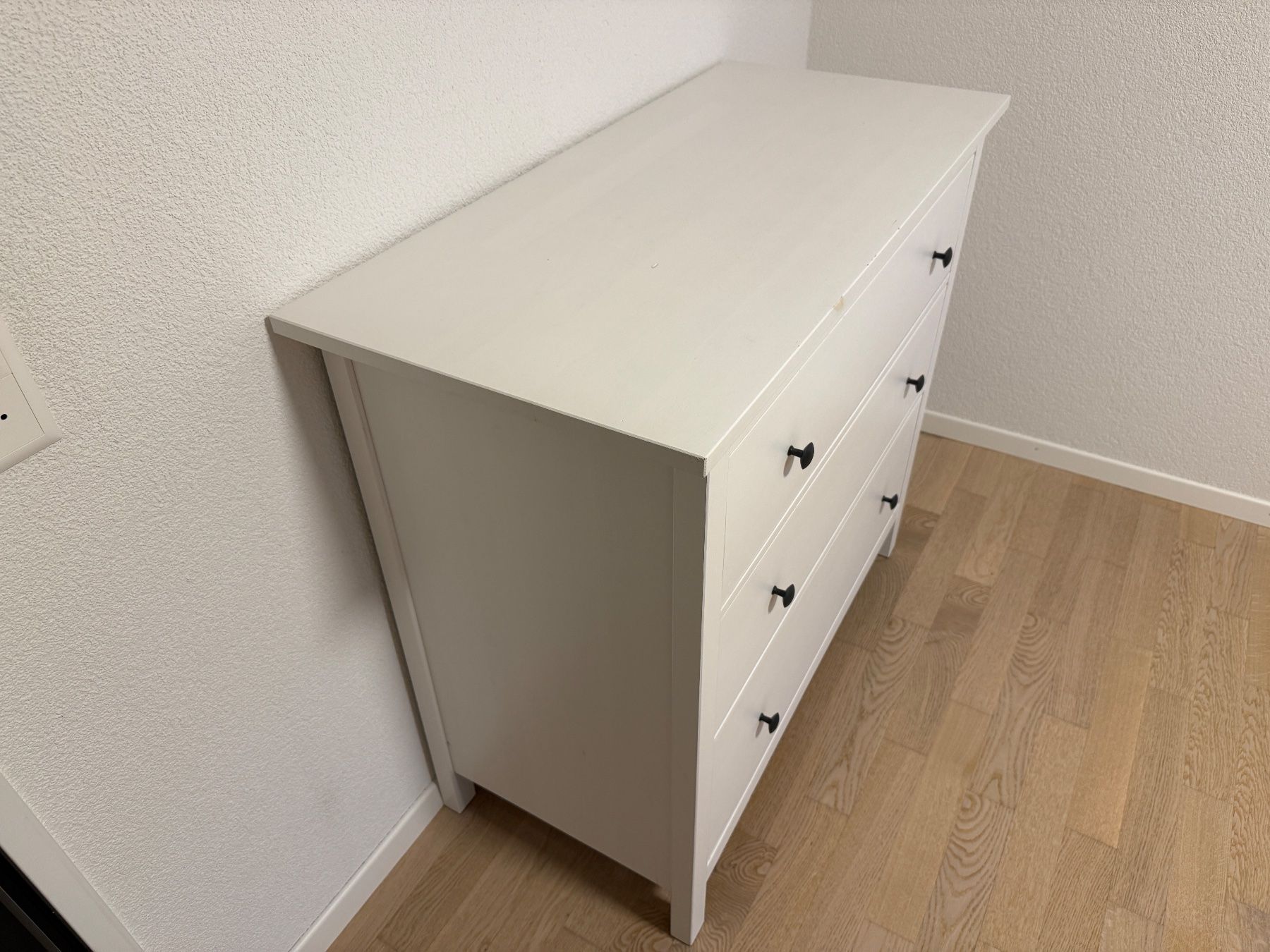 Commodes: Kommode weiss mit drei Schubladen – D'occasion à Russikon par manureloop 2