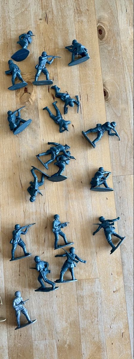 Statuette: Soldaten und Ritter – Usato da Cudrefin venduto da Eskater 4