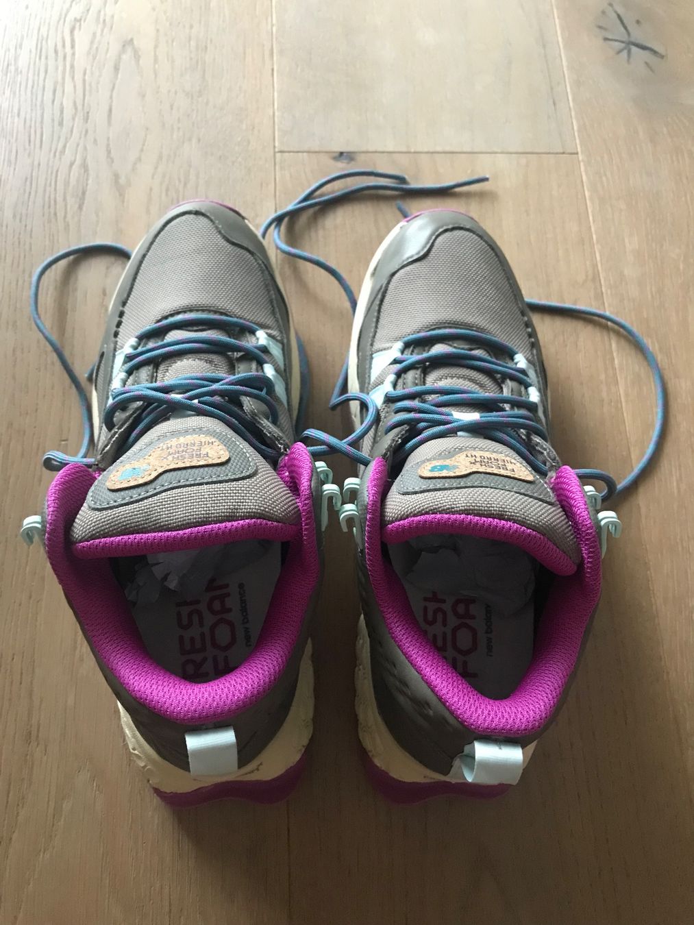 New Balance Scarpe da uomo: NB Wanderschuhe Goretex-Vibram Gr. 40 NEU – Nuovo e nell'imballaggio originale da Affoltern am Albis venduto da var_658p 8