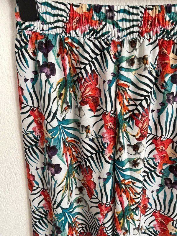 Pantaloni: Sommerhose mit Blumenmuster – Nuovo (secondo la descrizione) da St Gallen venduto da Giidi 3