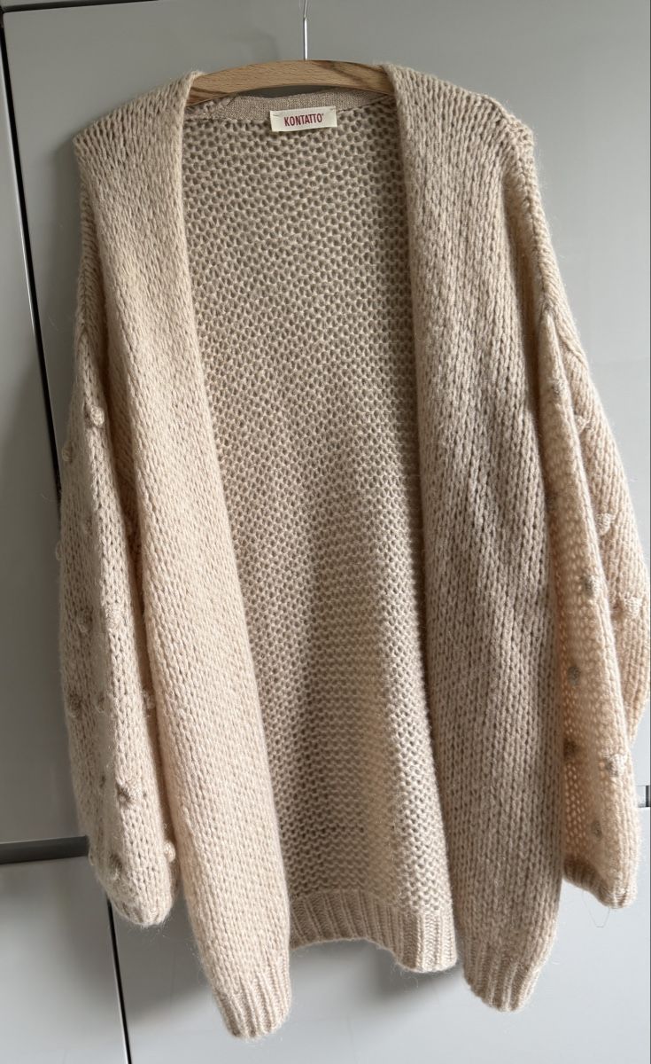 Maglioni & Felpe: KONTATTO Strickjacke Beige Oversized mit Noppen – Nuovo (secondo la descrizione) da Küsnacht ZH venduto da divarocci