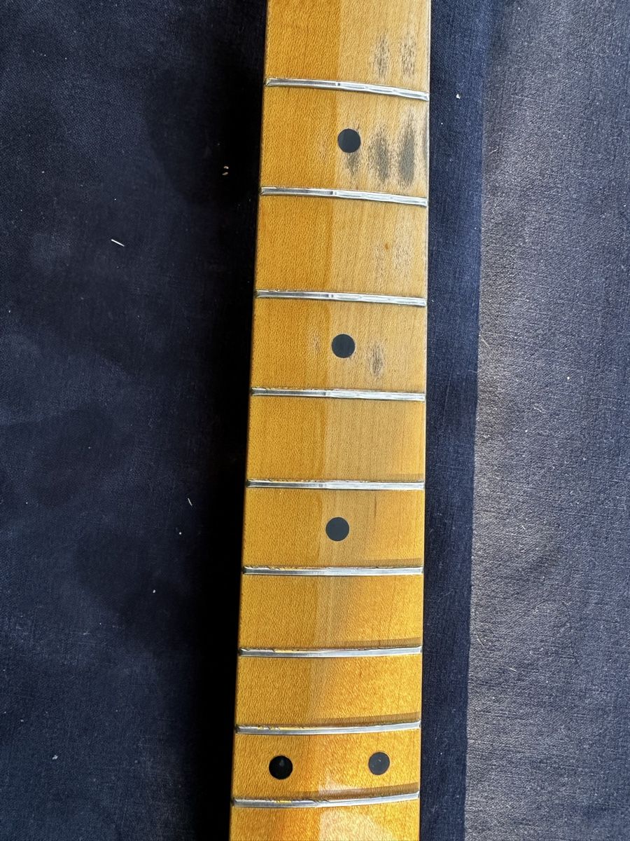 Fender Strumenti musicali: Manche Fender Stratocaster USA 57 – Usato da Cranves Sales venduto da Domblo 8