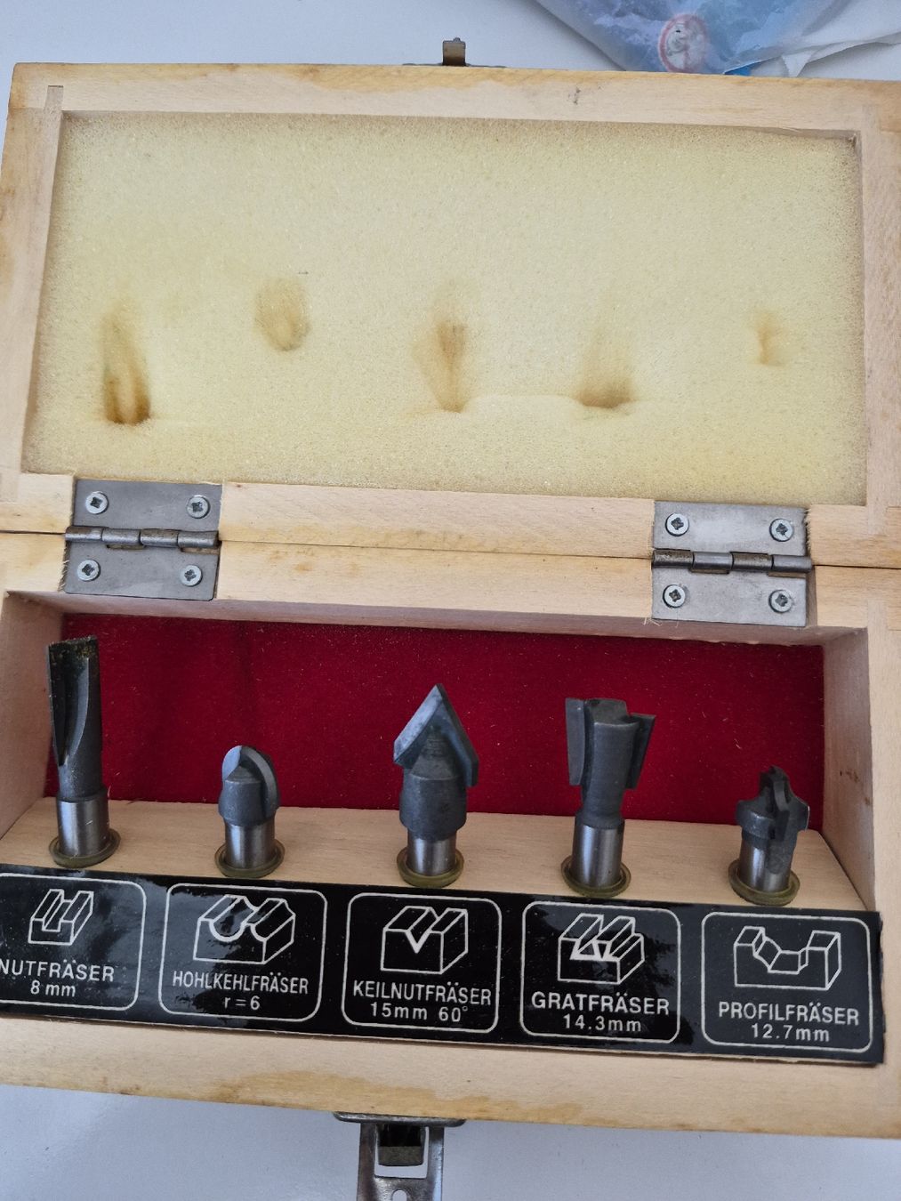 Tutti gli attrezzi: Holzfraser (spécial )5 pièces  – Usato da Bern venduto da dasgesuchtobjekt 1