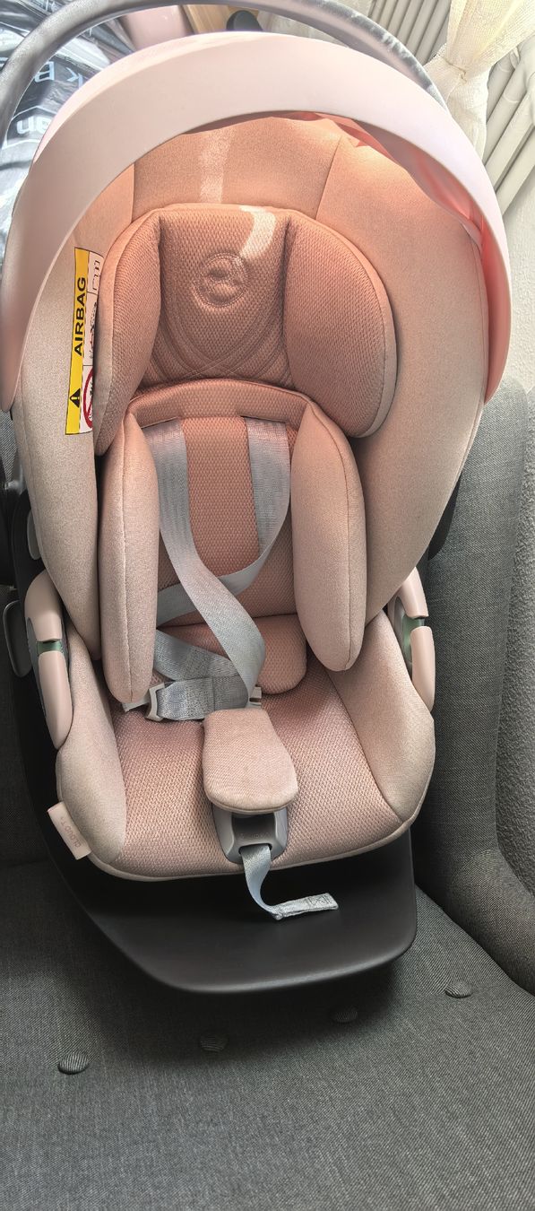 Cybex Seggiolini per auto: Cybex Babyschale i-size +  Base i-size  – Usato da Murten venduto da Musterschwiegersohn