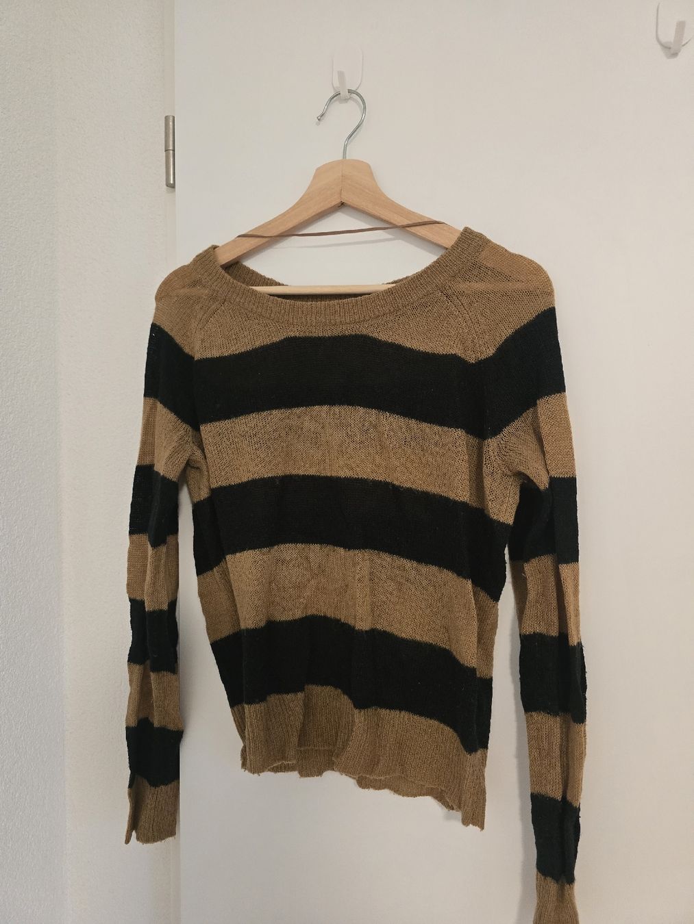 H&M Pullover & Sweatshirts: Pull en maille à rayures – Neu (gemäss Beschreibung) aus Martigny von joanavale