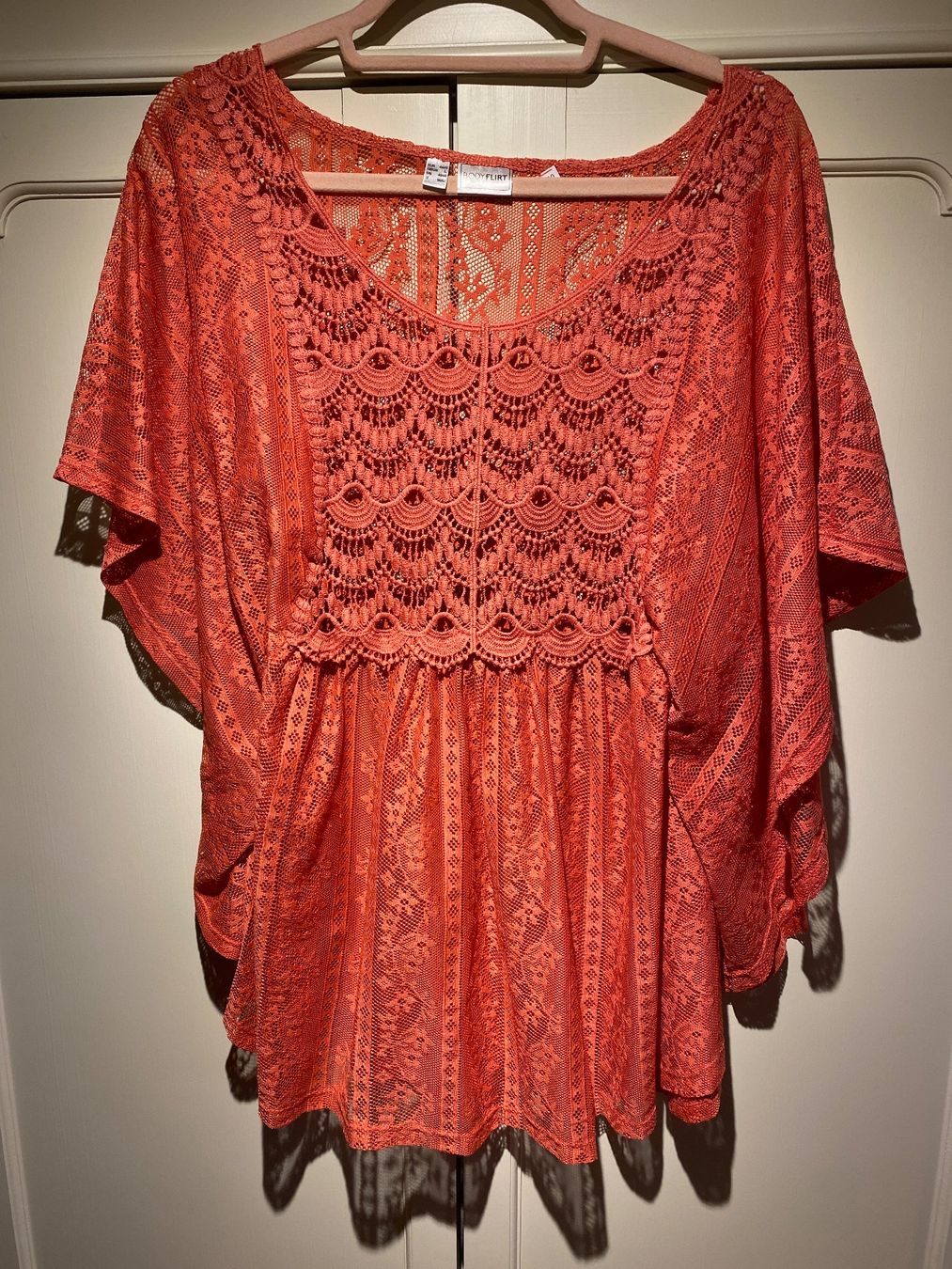 Robes: SPITZENKÖEID ROT DAMEN – Neuf (Voir description) à Meienried par ManuelaBoutique
