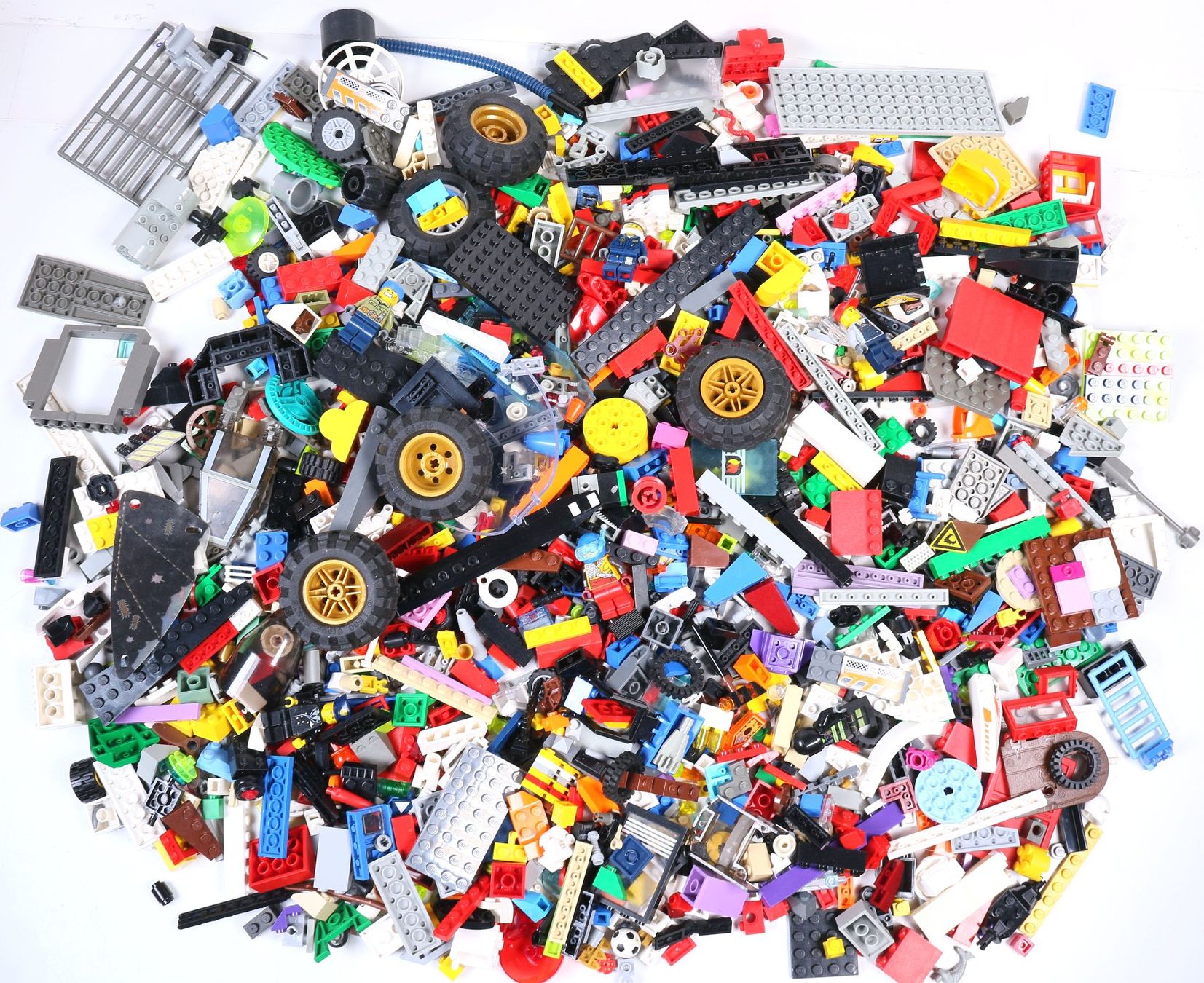 Lego Baukästen: 1.5 kg. Legoteile mit Minifiguren – Gebraucht aus Hettlingen von Scholi99