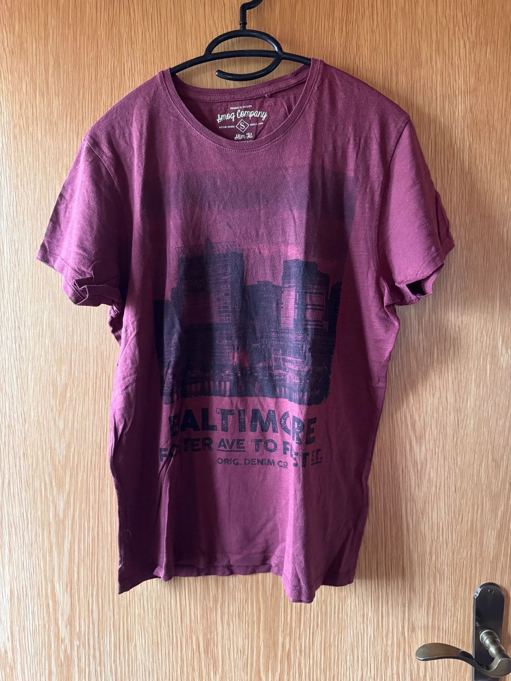 T-shirt: Dunkelrotes T-Shirt Gr. S – Usato da Grosswangen venduto da SALE_SALE_SALE