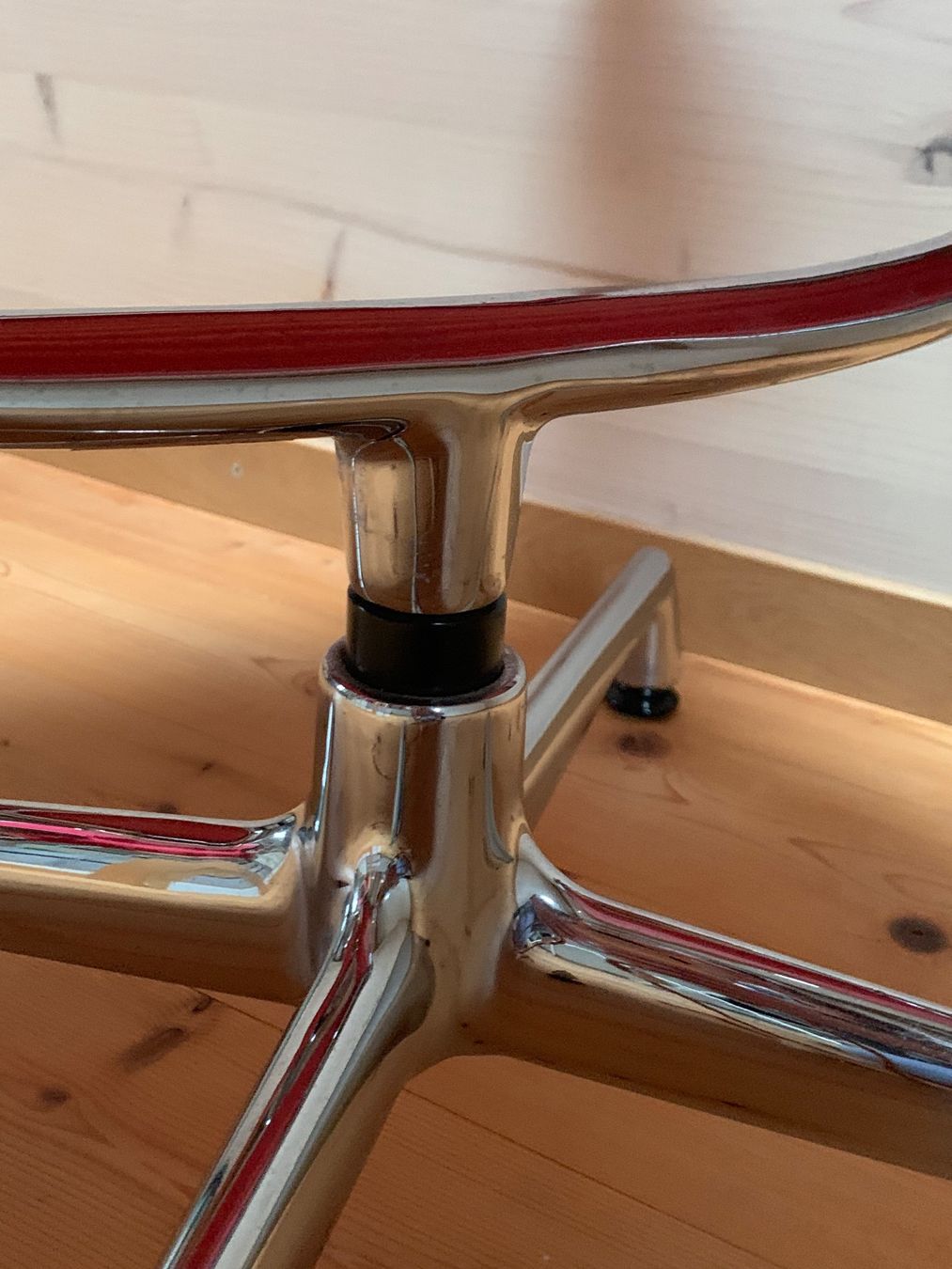 Vitra Poltrone: SESSEL EAMES EA 115 VITRA – Usato da Winterthur venduto da fristab 4