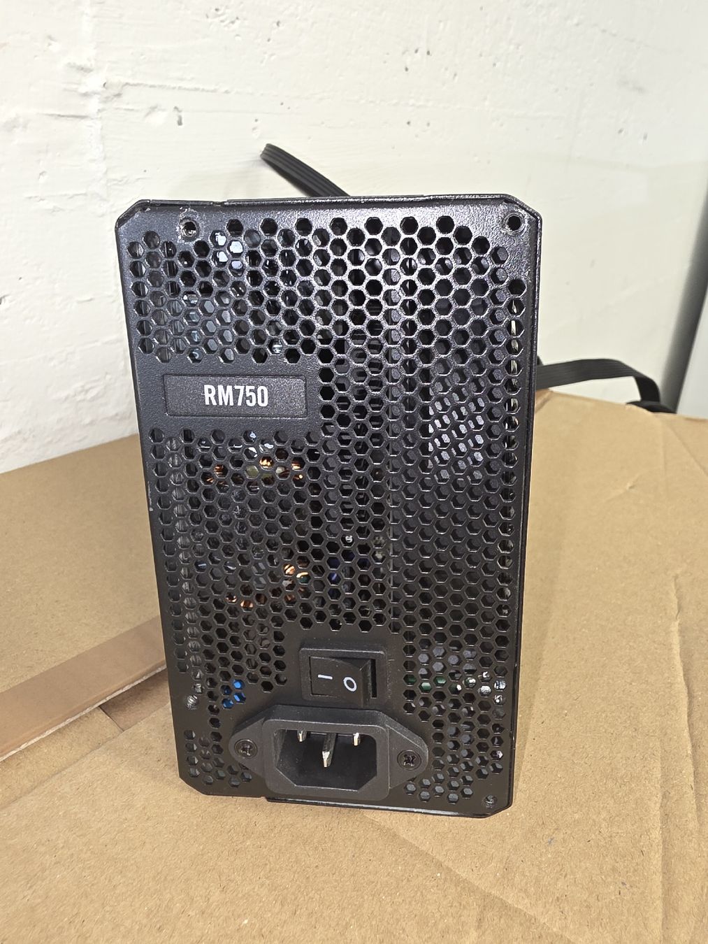 Corsair Componenti elettronici: PC Corsair RM750 – Usato da Wettingen venduto da Thegameschweiz 1