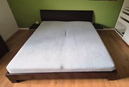 Bett mit Lattenrost (Bico) und Matratzen falls gewünscht
