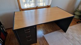 Solid desk with drawers 