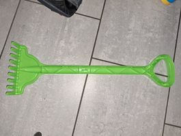 Rechen Harke für Sand Spielzeug grün NEU