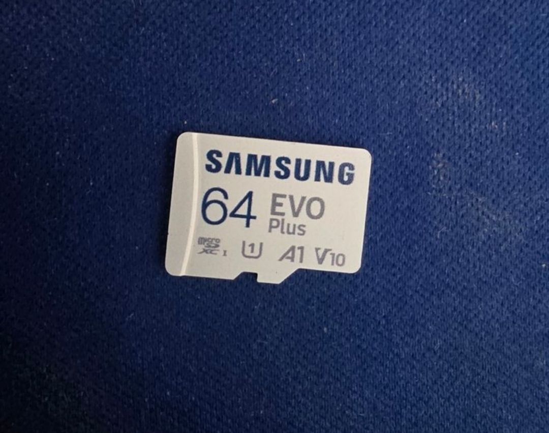 Samsung Cartes mémoire: Samsung EVO Plus microSD 64GB (voir description) – D'occasion à Morges par MGaming 1