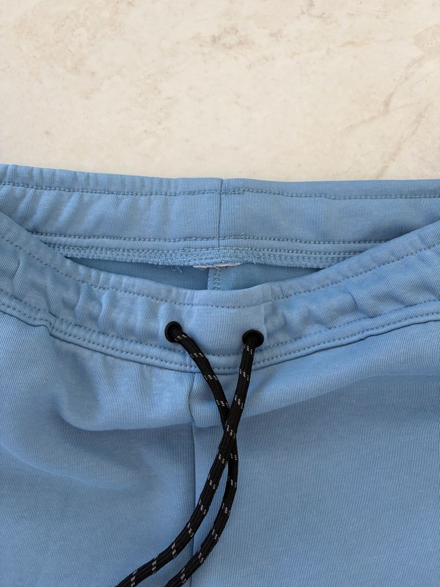 Nike Pantaloni: Nike Tech Fleece Shorts - Gebraucht – Usato da Bronschhofen venduto da elvis75. 4