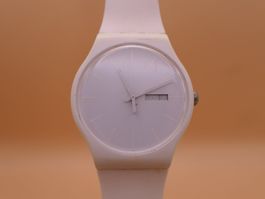Swatch New Gent "White Rebel" SUOW701, neue Batterie