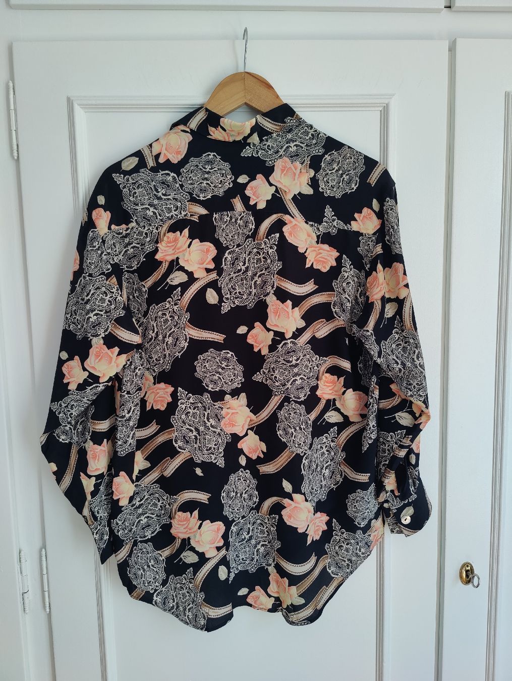 Camicette: Vintage Pure Silk Patterned Shirt Button-Up Blouse – Usato da La Tour-de-Peilz venduto da dAutrefois 3