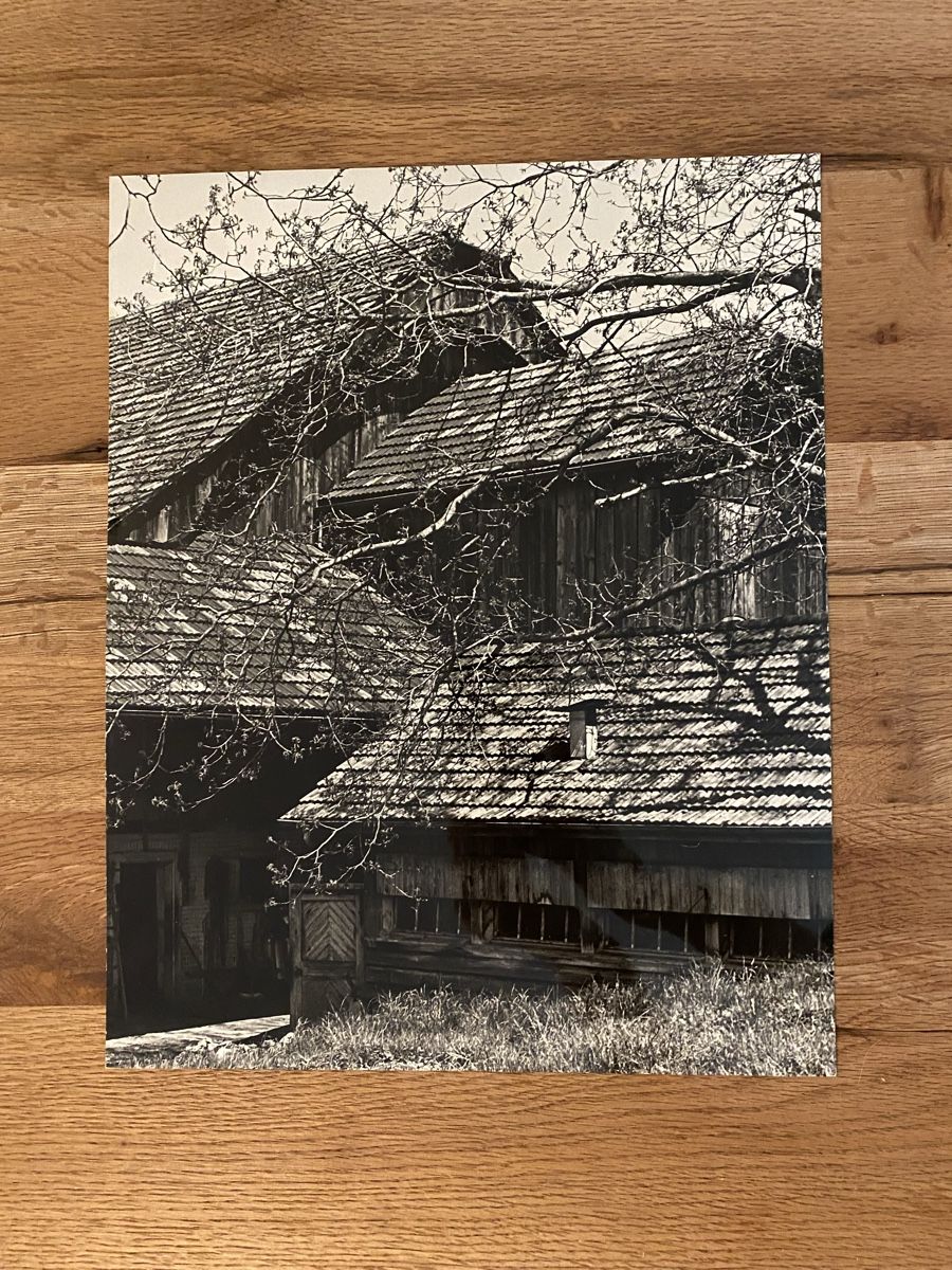 Poster & Bilder: Foto"Dachneigungen",  schwarz/weiss, Nostalgie, Scheune – Gebraucht aus Winterthur von san_9m2f 2