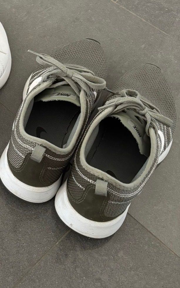 Nike Damenschuhe: Nike Sneakers – Neu (gemäss Beschreibung) aus Luzern von Selin.E_ 2