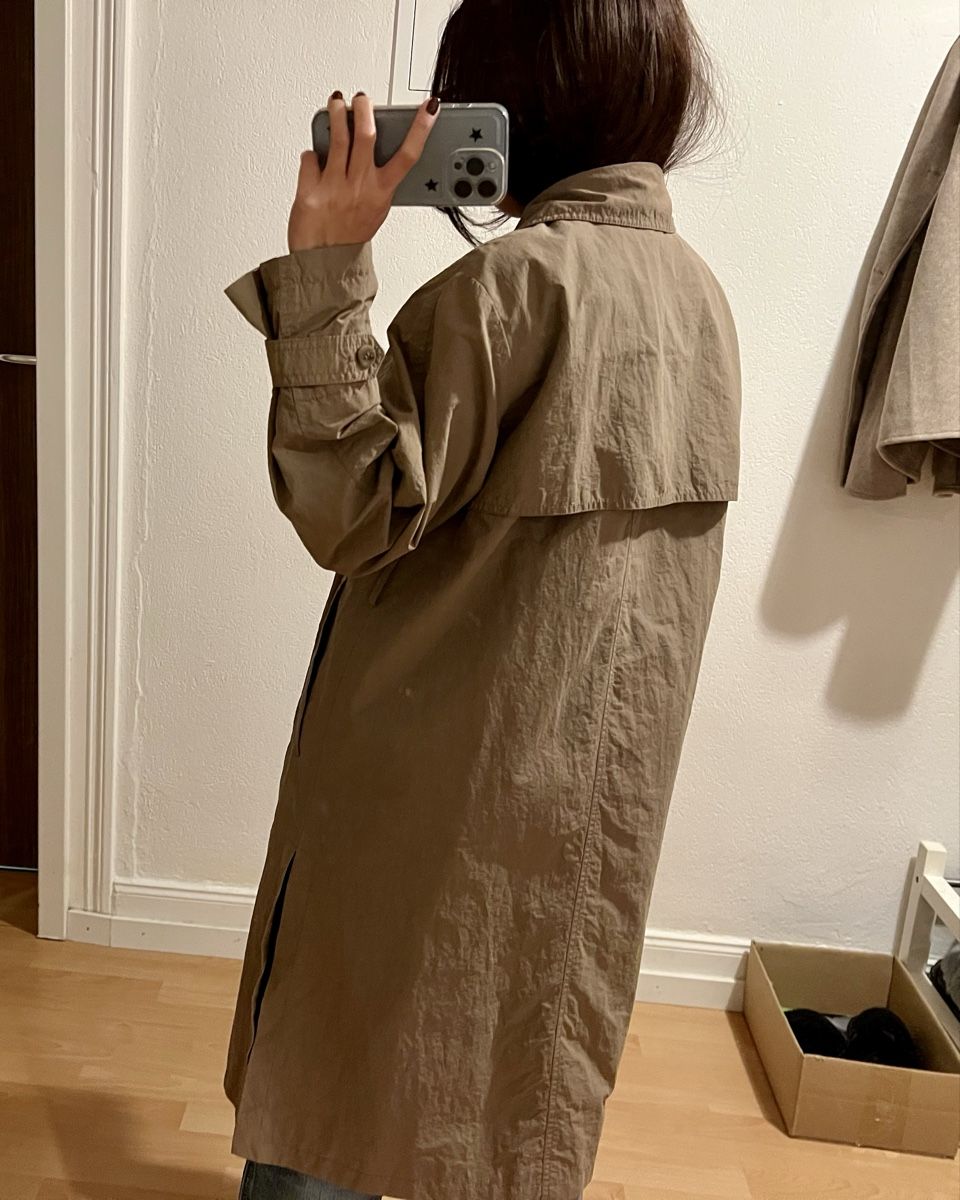 Cappotti: Jigott - Trench Coat – Usato da St. Gallen venduto da trxcy 3