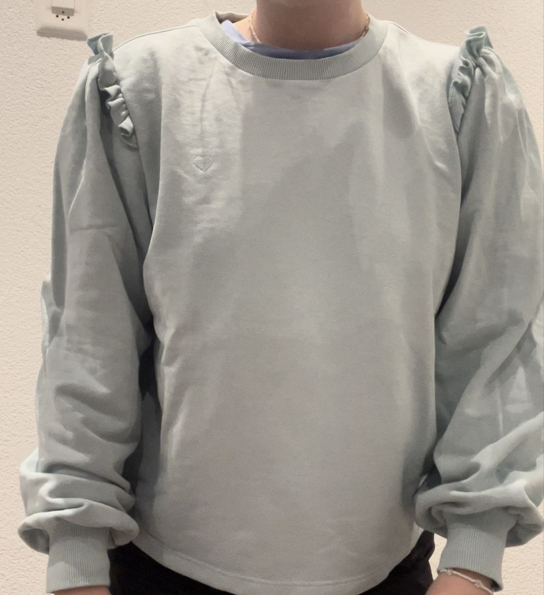 C&A Maglioni & Felpe: C&A Pullover mit Rüschchen – Usato da Zuzwil SG venduto da dieschnellemichelle 2