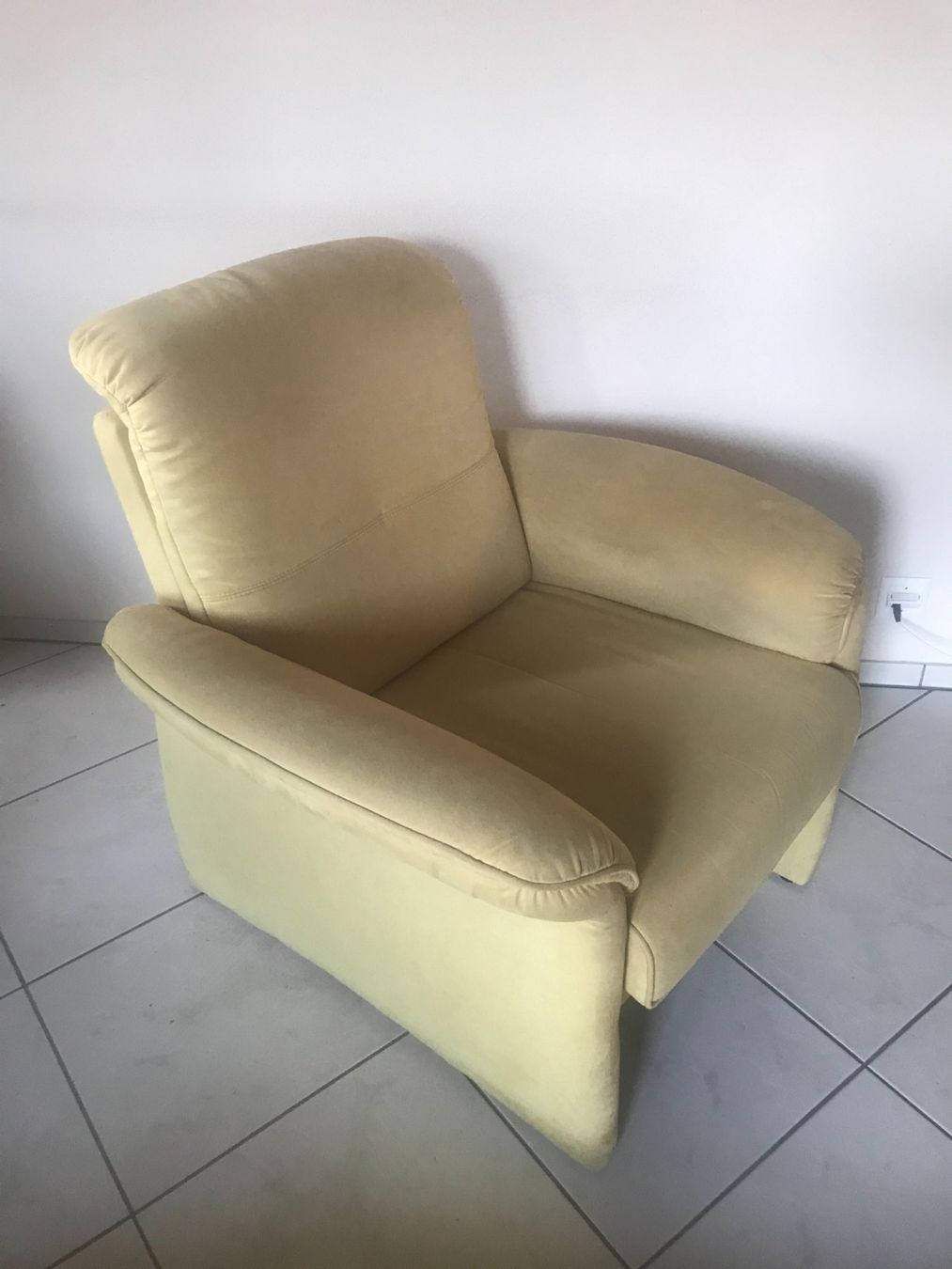 Sessel: Fernsehsessel gelb-hellgrün, Fauteuil, Velours – Gebraucht aus Biberist von longimanus3 4