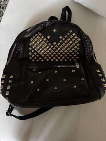 Rucksack mit Nieten Neu