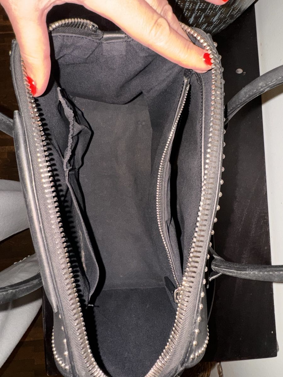 Taschen für Damen: Givenchy Handtasche Antigona Schwarz Nieten – Gebraucht aus Regensdorf von mery26 6