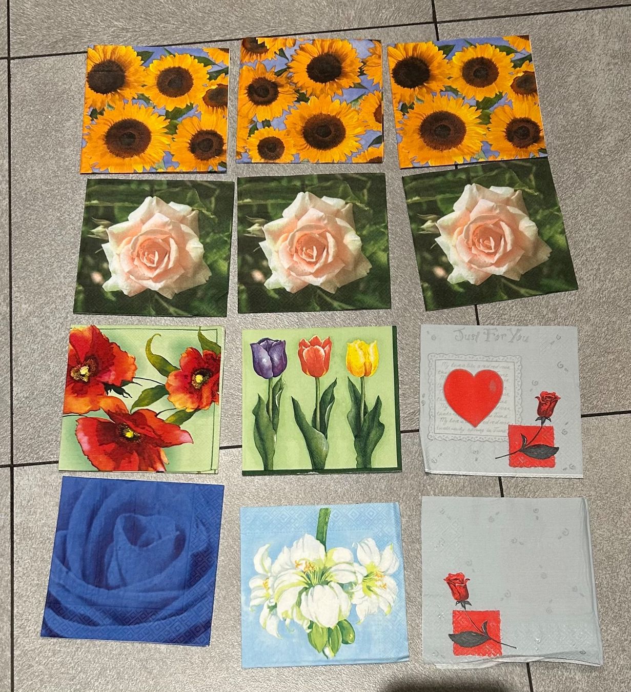 Servietten: 12 Servietten fleurs - lot 4 – Neu (gemäss Beschreibung) aus Arbedo von nadia1973