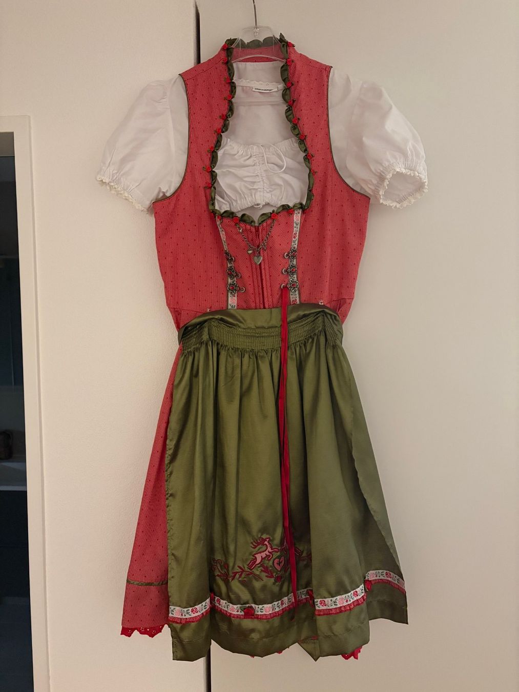 Krüger Vestiti: Krüger Dirndl, Gr. 40, neuwertig – Usato da Pfäffikon SZ venduto da geri8808