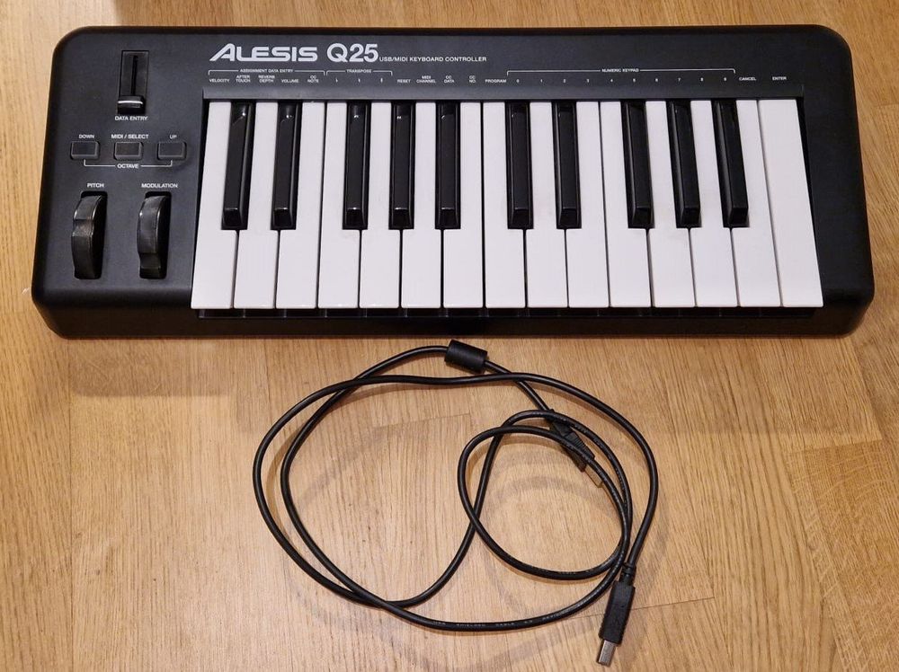 ALESIS Q25 MIDI/USB Keyboard Controller (Schwarz) Kaufen auf Ricardo