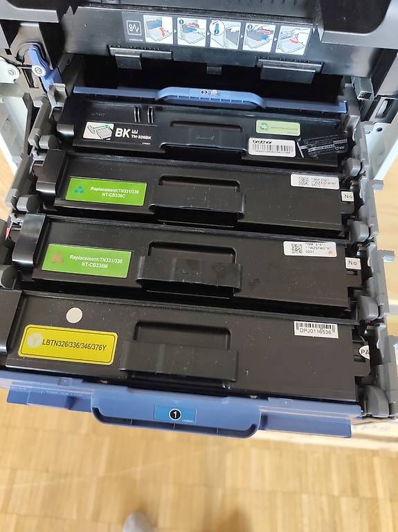 Imprimantes: Brother MFC-L8650CDW Farblaser-Multifunktionsdrucker – D'occasion à Ennetmoos par Tilfreds 3