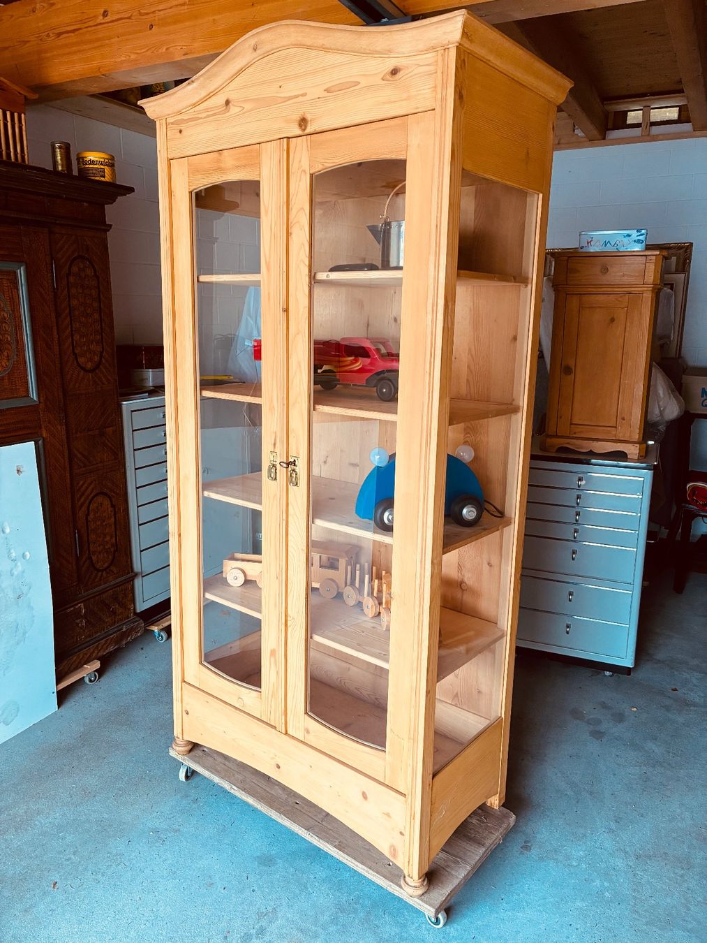 Vetrine: Alte Tannenholzvitrine Jugendstil – Usato da Lyss venduto da Marylinn58