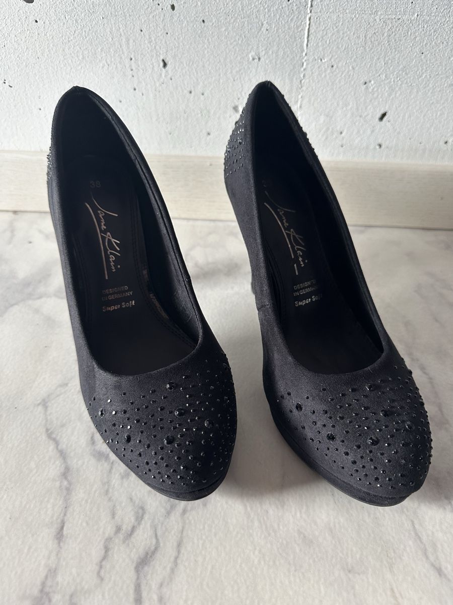Damenschuhe: Elegante schwarze Pumps, Grösse 38 – Gebraucht aus Goldau von Henggi88 1
