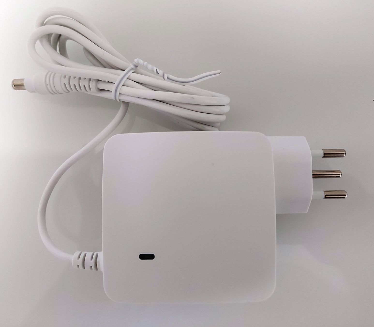 Unità & Adattatore: Netzteil Universal, 12V, 3.2A, Weiss – Usato da Höri venduto da Nastaq 1