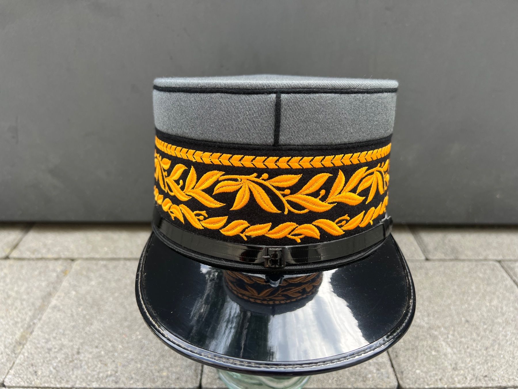 Schweizer Armee Uniformen: Mütze General Schweizer Armee (25/045) – Gebraucht aus Hermetschwil-Staffeln von militaria-schweiz 1