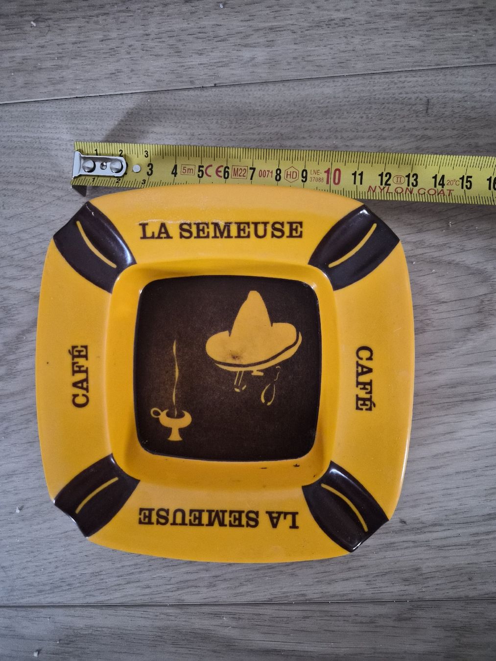 Cendriers: Cendrier vintage "LA SEMEUSE CAFÉ" jaune – D'occasion à La Joux FR par car_ck96