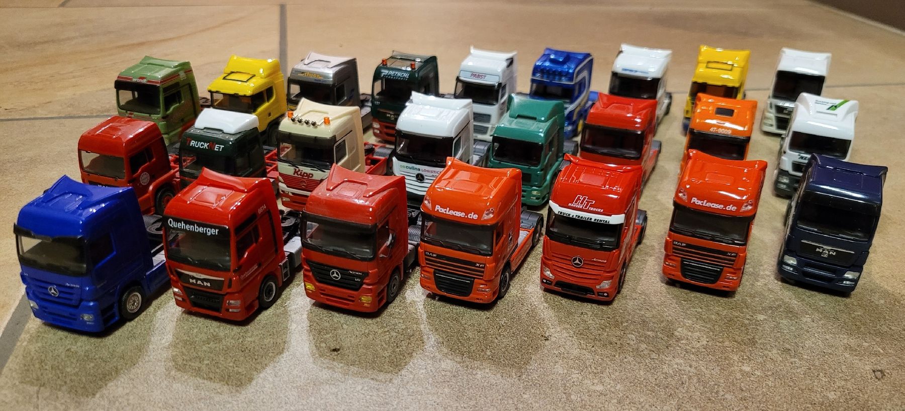 Herpa Kit di modellismo & Modellini statici: Herpa LKW's 1:87 – Usato da Hettiswil venduto da kuese85